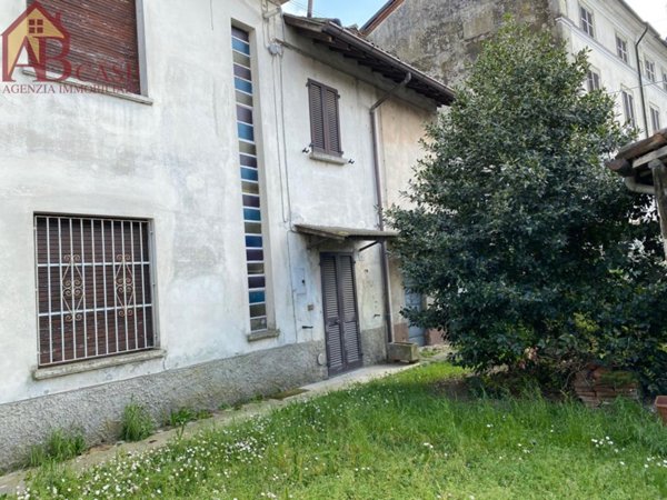 casa indipendente in vendita a Borgo San Siro