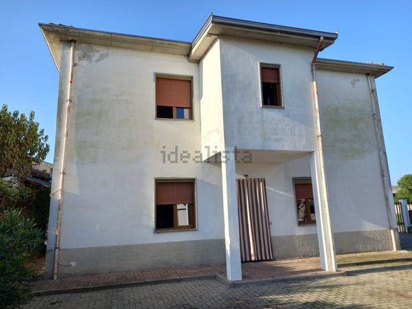 casa indipendente in vendita a Borgo San Siro in zona Torrazza