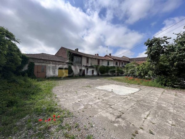 casa indipendente in vendita a Borgo San Siro