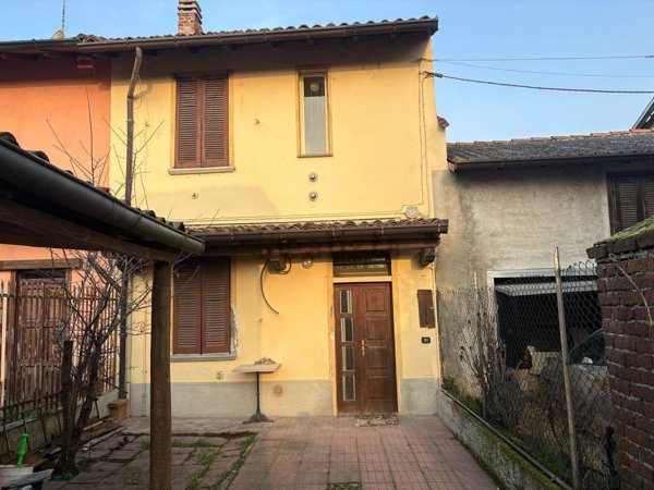 casa indipendente in vendita a Borgo San Siro