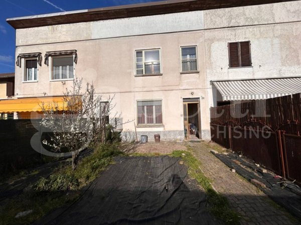 casa indipendente in vendita a Borgo San Siro