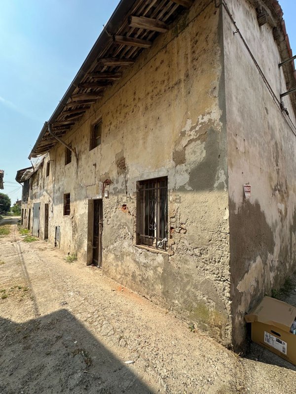 casa indipendente in vendita a Borgo San Siro in zona Torrazza