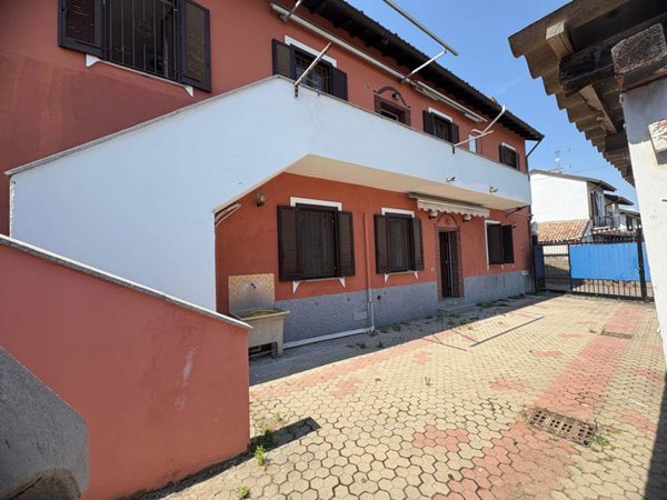 casa indipendente in vendita a Borgo San Siro in zona Torrazza