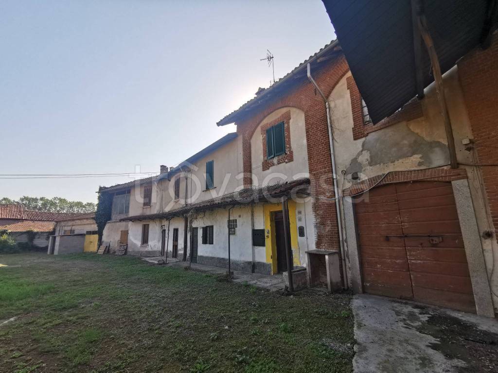 casa indipendente in vendita a Borgo San Siro in zona Torrazza