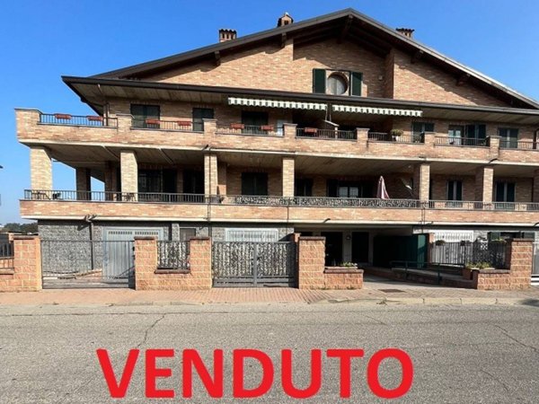 appartamento in vendita a Bornasco in zona Gualdrasco
