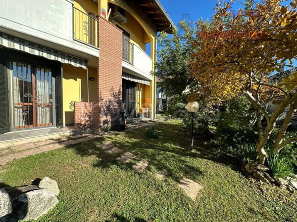 appartamento in vendita a Bornasco in zona Gualdrasco