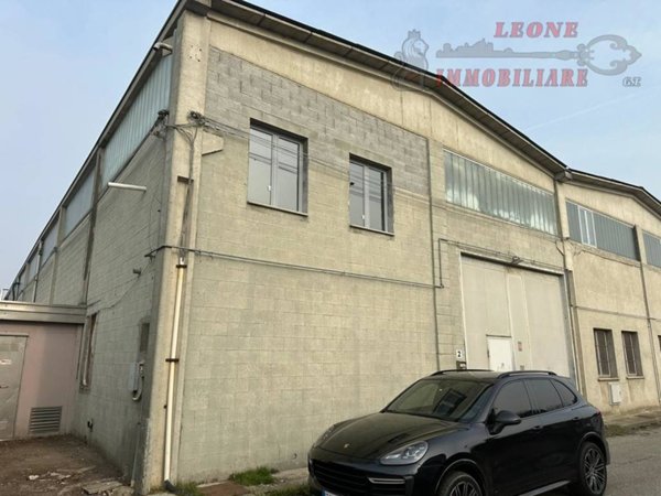 locale commerciale in vendita a Bornasco