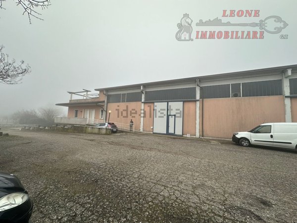 capannone in vendita a Bornasco