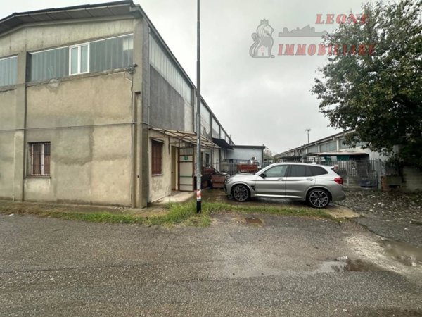 locale commerciale in vendita a Bornasco