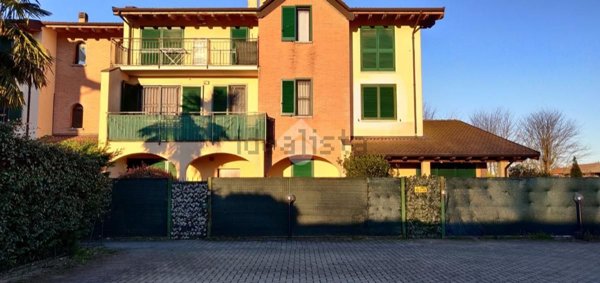 appartamento in vendita a Bornasco in zona Gualdrasco