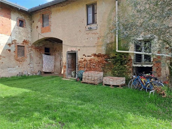 casale in vendita a Bornasco