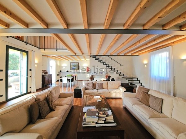 casa indipendente in vendita a Bornasco