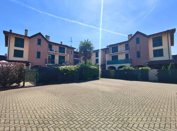 appartamento in vendita a Bornasco in zona Gualdrasco
