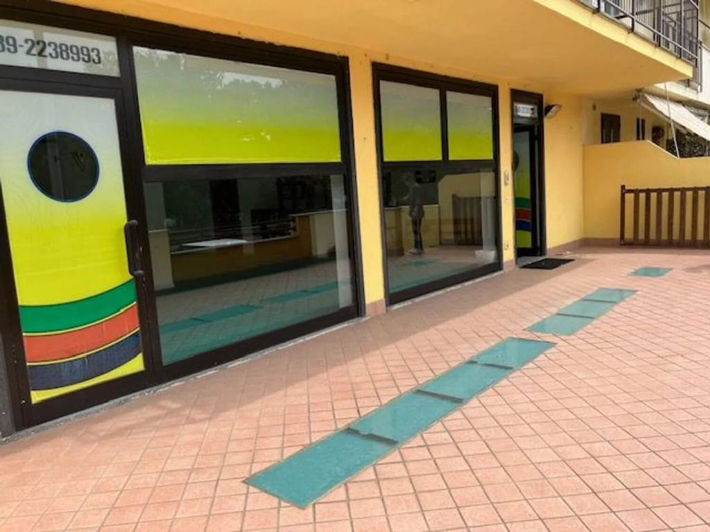 negozio in vendita a Bornasco