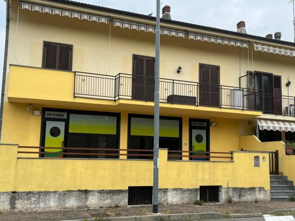 negozio in vendita a Bornasco