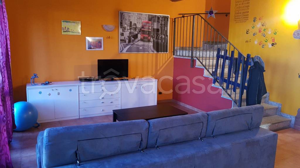 casa indipendente in vendita a Bornasco