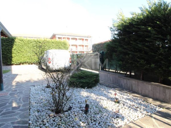 casa indipendente in vendita a Bornasco