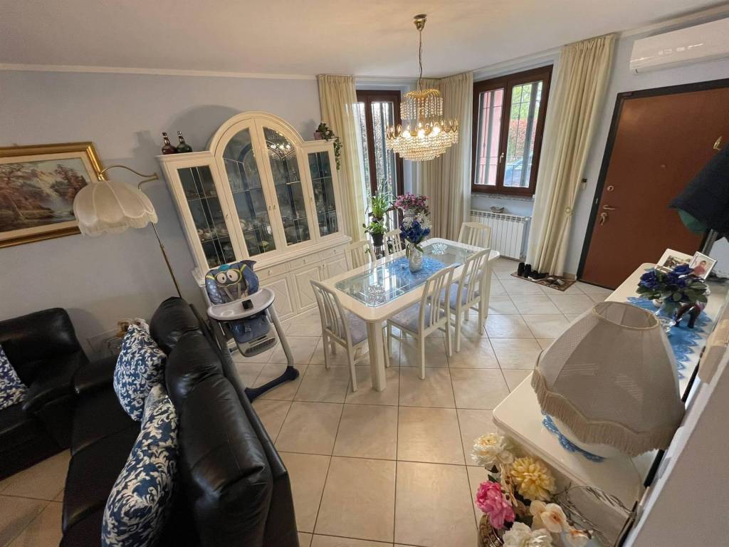 casa indipendente in vendita a Bornasco in zona Gualdrasco