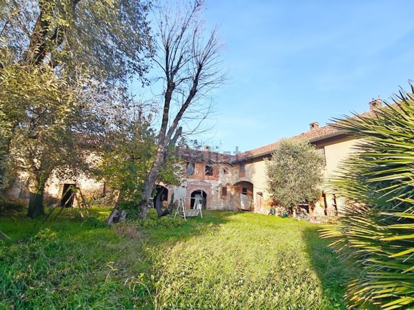 casale in vendita a Bornasco