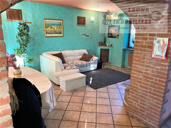 casa indipendente in vendita a Bornasco in zona Gualdrasco