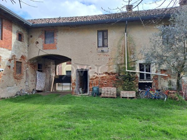 casa indipendente in vendita a Bornasco