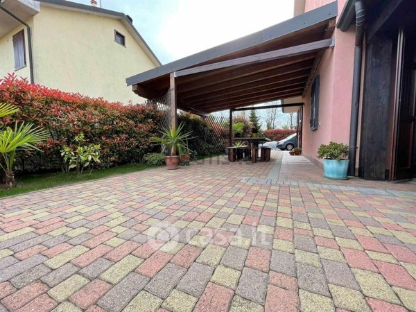 casa indipendente in vendita a Bornasco in zona Gualdrasco