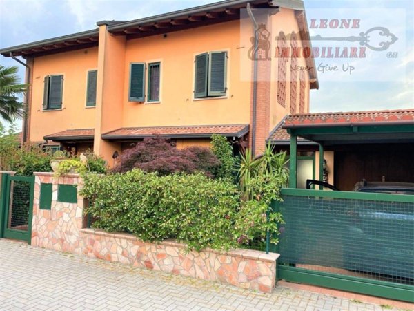 casa indipendente in vendita a Bornasco