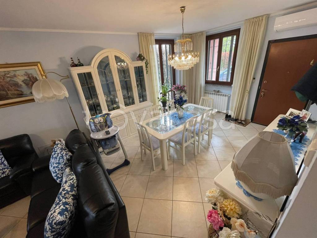 casa indipendente in vendita a Bornasco in zona Gualdrasco