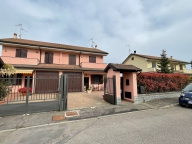 casa indipendente in vendita a Bornasco in zona Gualdrasco