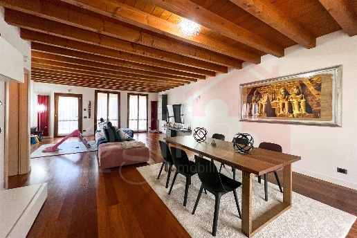 casa indipendente in vendita a Bornasco in zona Settimo