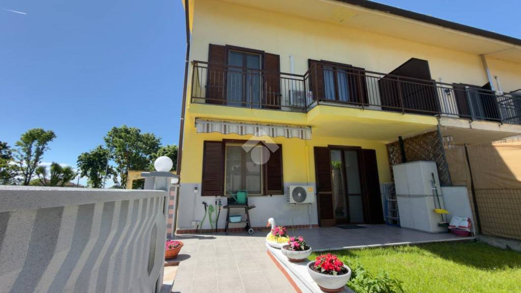 casa indipendente in vendita a Bornasco