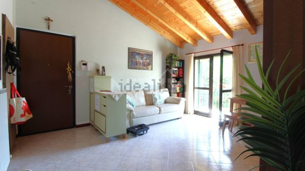 appartamento in vendita a Bornasco in zona Gualdrasco