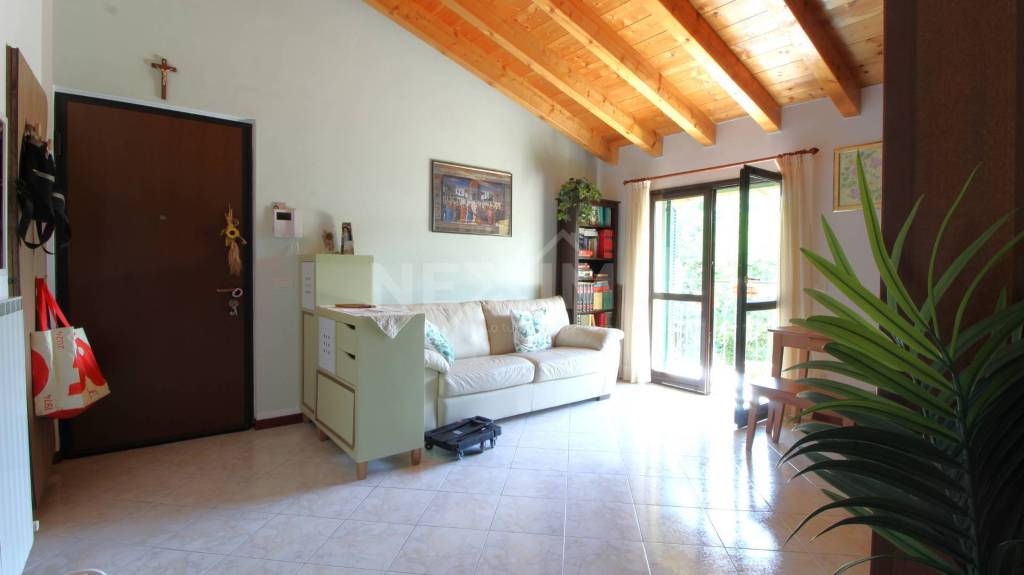 appartamento in vendita a Bornasco in zona Gualdrasco