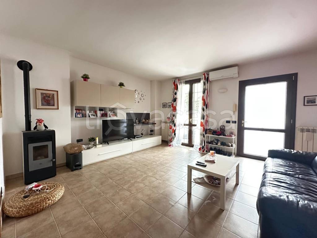 casa indipendente in vendita a Bornasco in zona Settimo