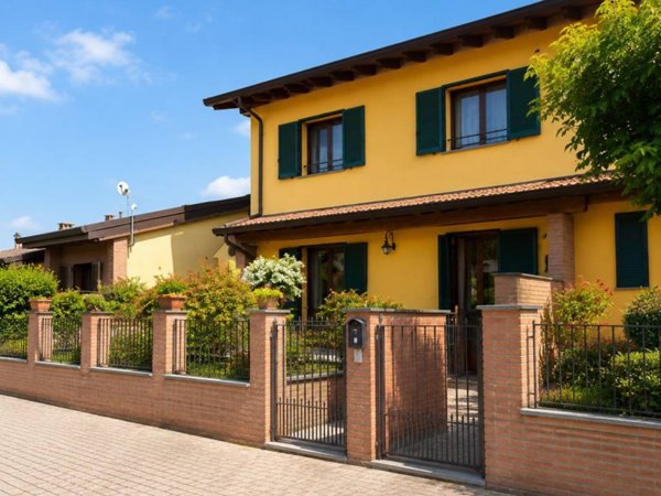 casa indipendente in vendita a Bornasco in zona Gualdrasco