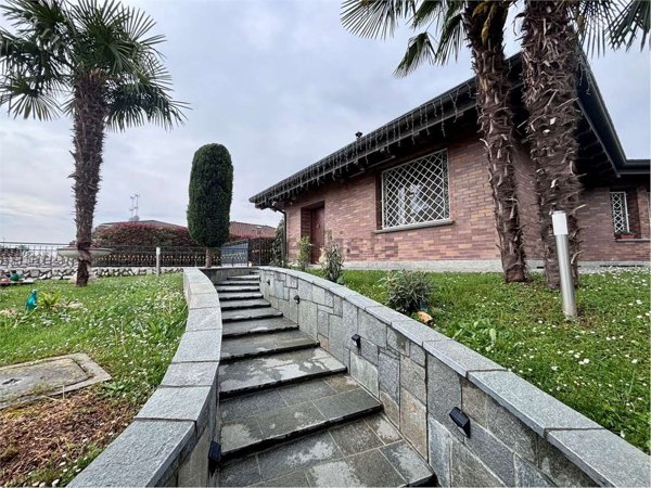 casa indipendente in vendita a Bornasco