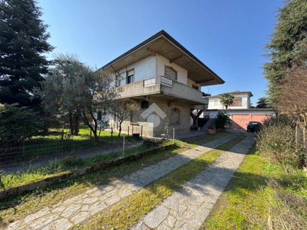 casa indipendente in vendita a Bosnasco in zona Cardazzo