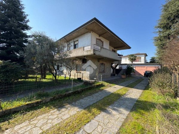 casa indipendente in vendita a Bosnasco in zona Cardazzo