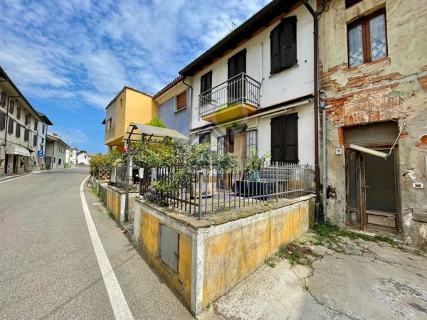 appartamento in vendita a Bosnasco in zona Cardazzo