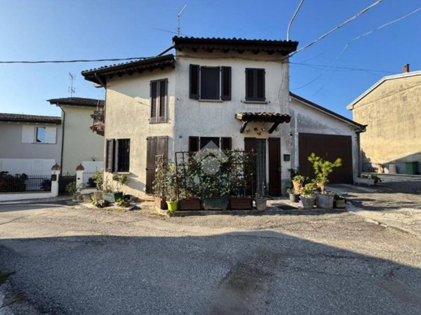 casa indipendente in vendita a Bosnasco