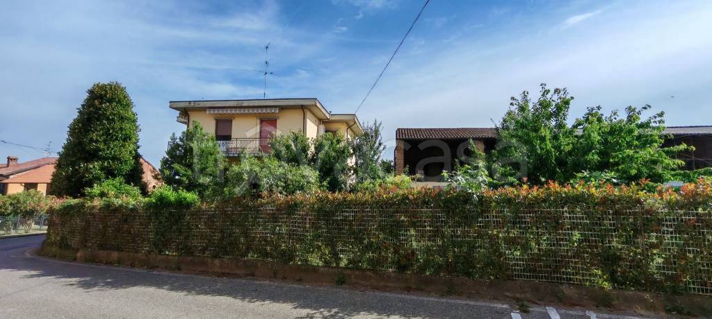 casa indipendente in vendita a Bosnasco in zona Cardazzo