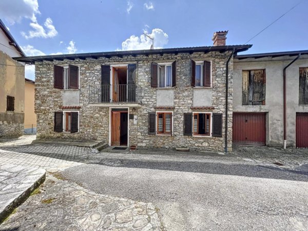 appartamento in vendita a Brallo di Pregola in zona Casone