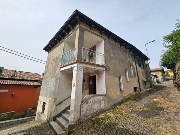 casa indipendente in vendita a Brallo di Pregola in zona Pregola