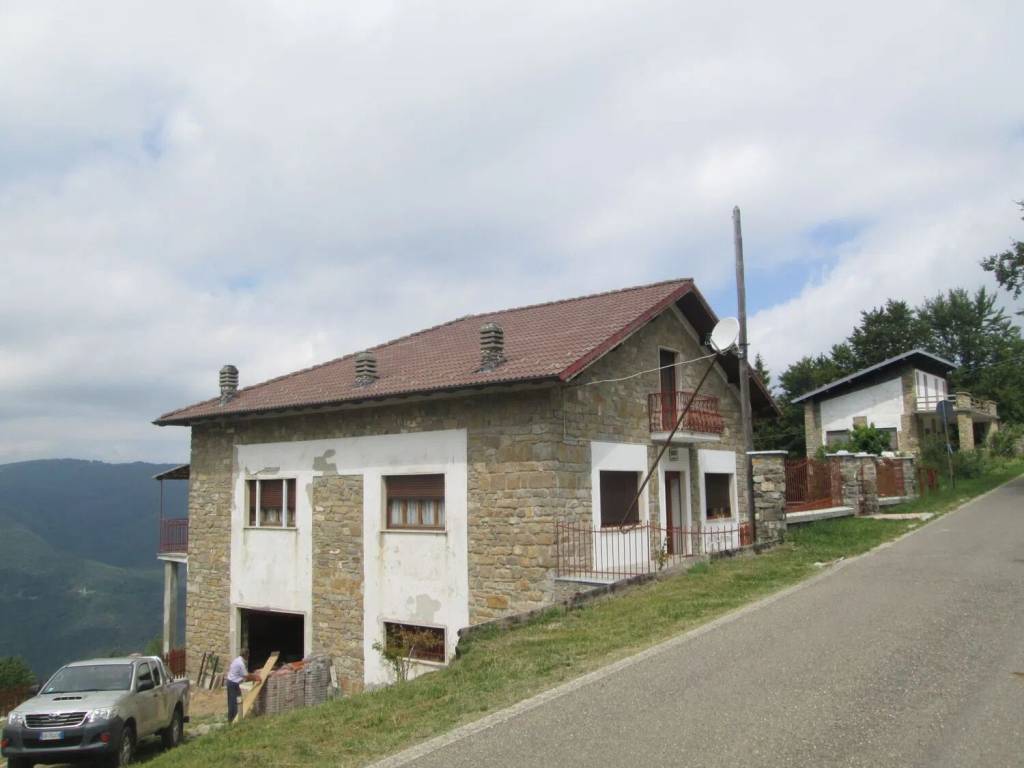 casa indipendente in vendita a Brallo di Pregola