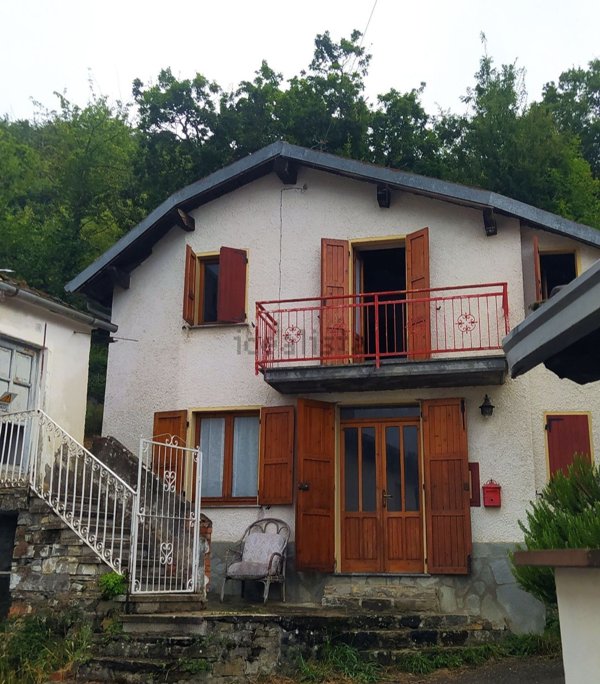 casa indipendente in vendita a Brallo di Pregola