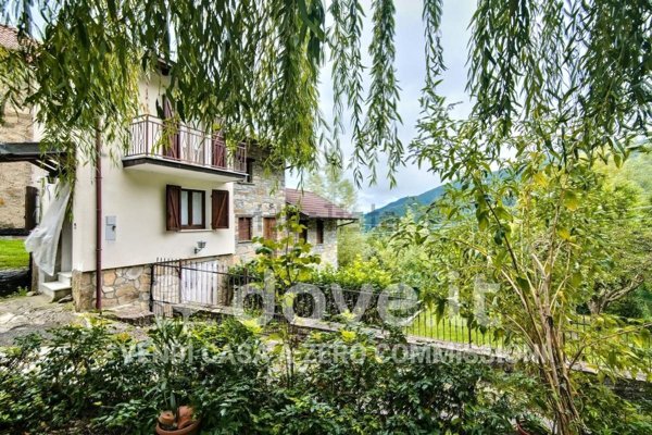 casa indipendente in vendita a Brallo di Pregola in zona Corbesassi