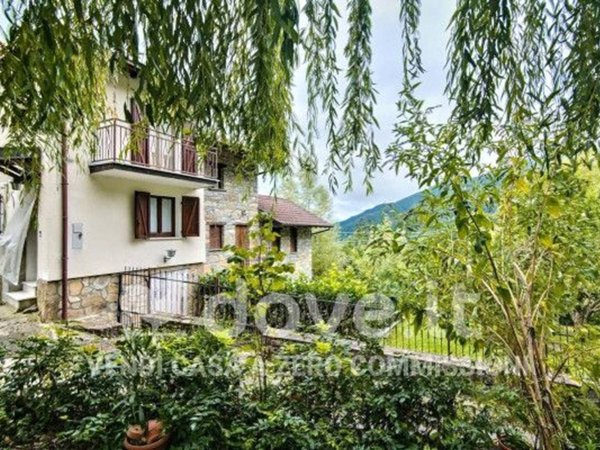 casa indipendente in vendita a Brallo di Pregola in zona Corbesassi