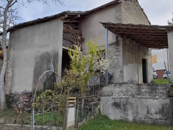 casa indipendente in vendita a Brallo di Pregola