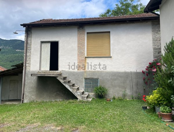 appartamento in vendita a Brallo di Pregola in zona Collistano