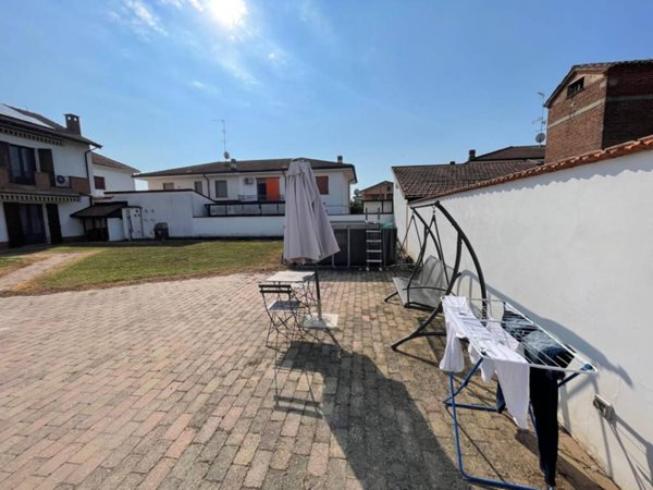 casa indipendente in vendita a Breme